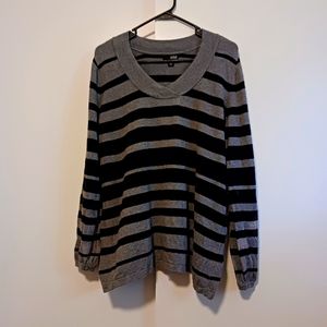 a.n.a. A New Approach Sweater. Size XL.